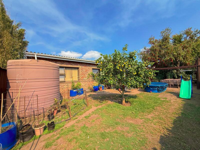 6 Bedroom Property for Sale in Denneoord Western Cape